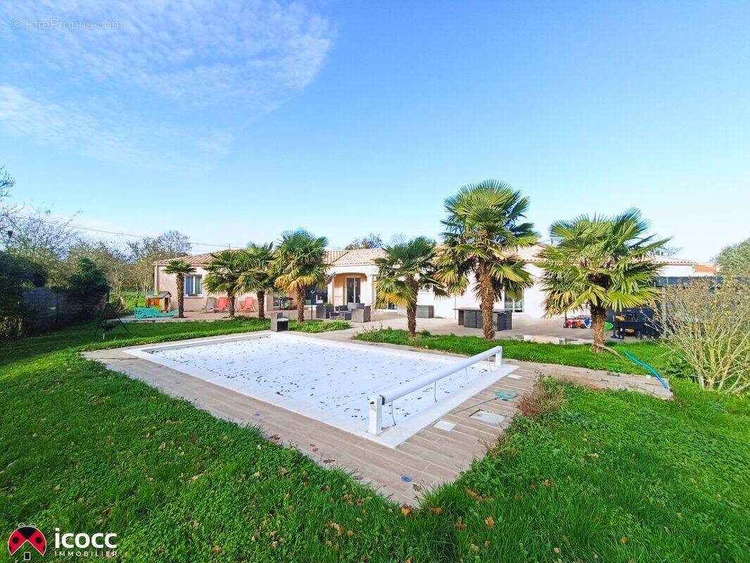 Maison à CHATEAU-GUIBERT