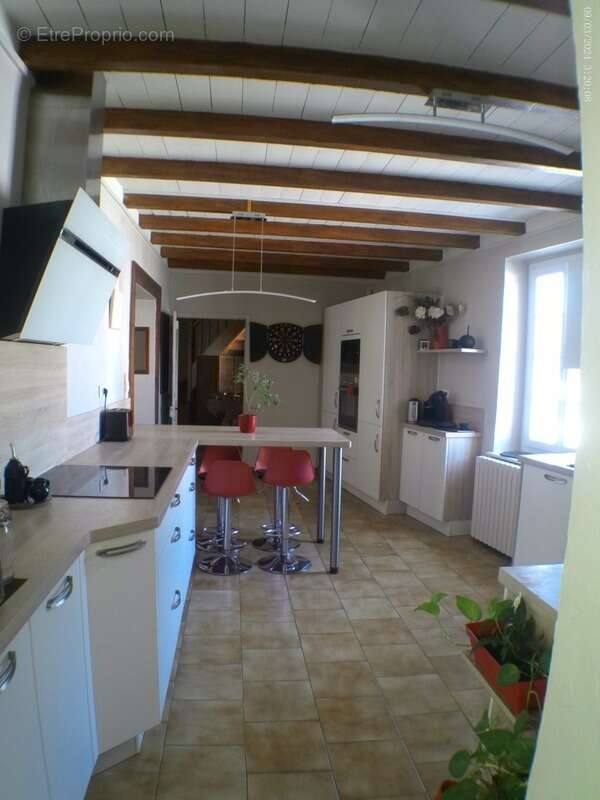 CHATEAUBERNARD A Vendre Maison 8 Pièces avec Studio 2 Pièces - photo 10
