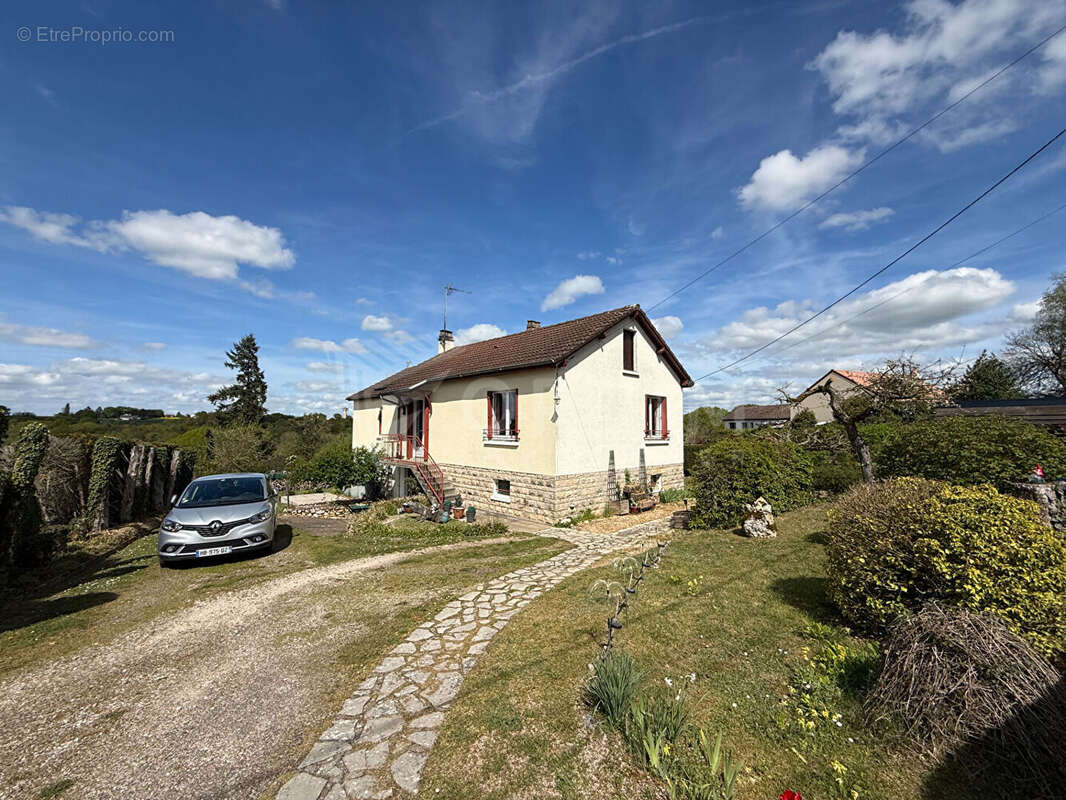 Maison à SAINT-PRIVE