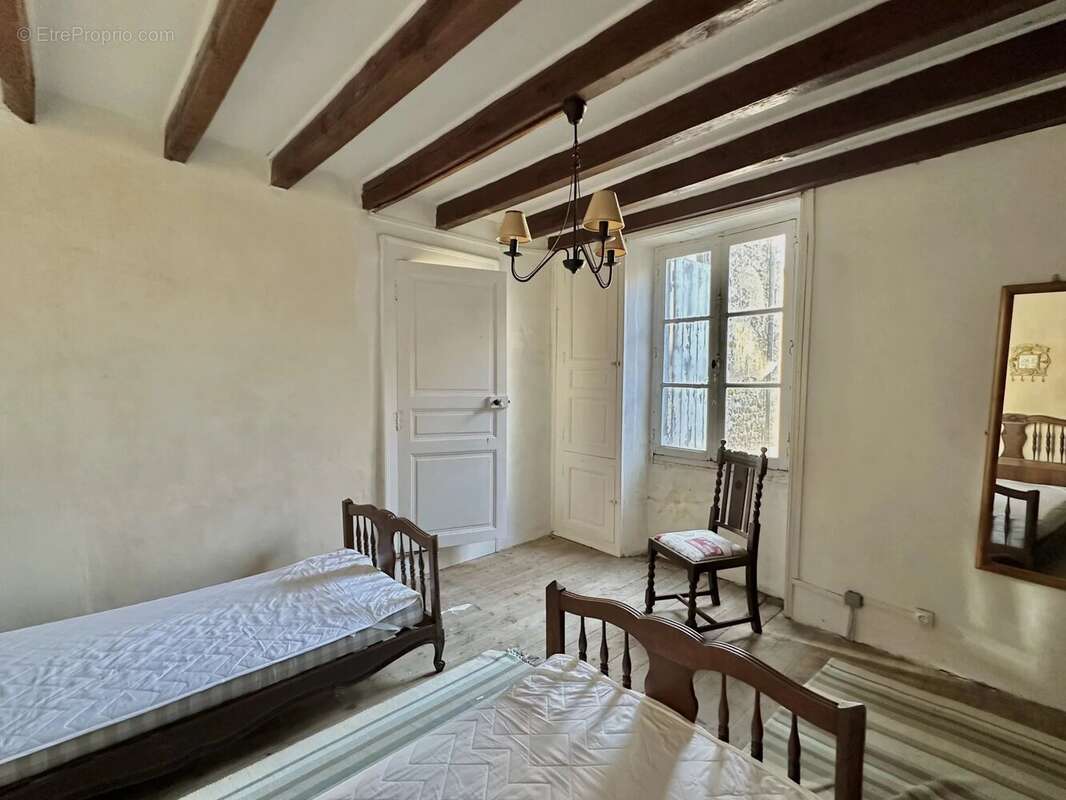 Charmante maison située en plein cœur du centre du village - photo 10