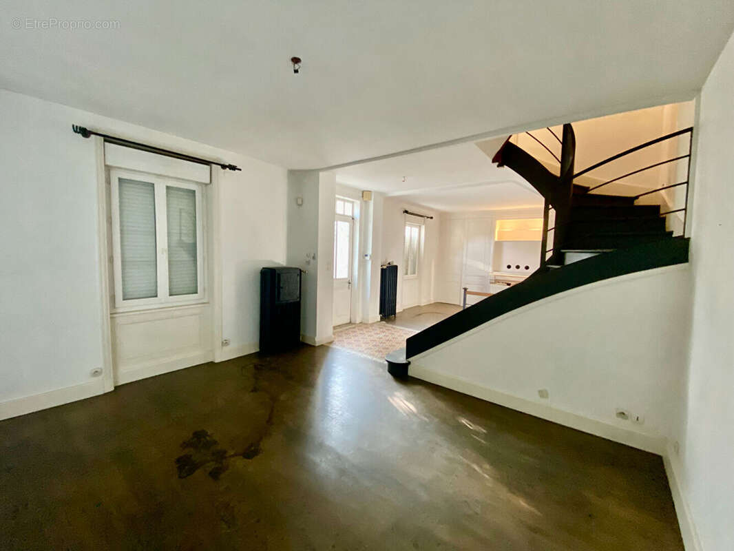 Maison à VILLEFRANCHE-SUR-SAONE