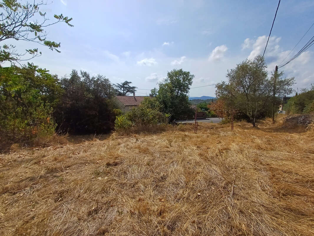 Terrain à AUBENAS