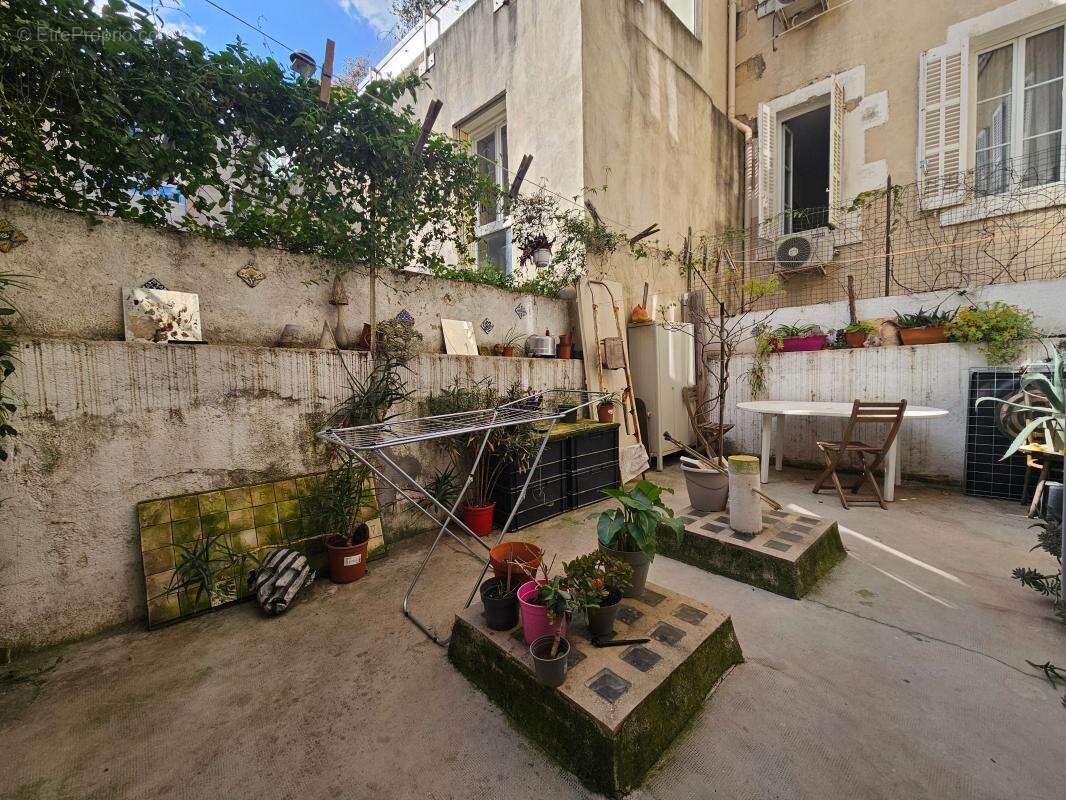 Appartement à MARSEILLE-6E