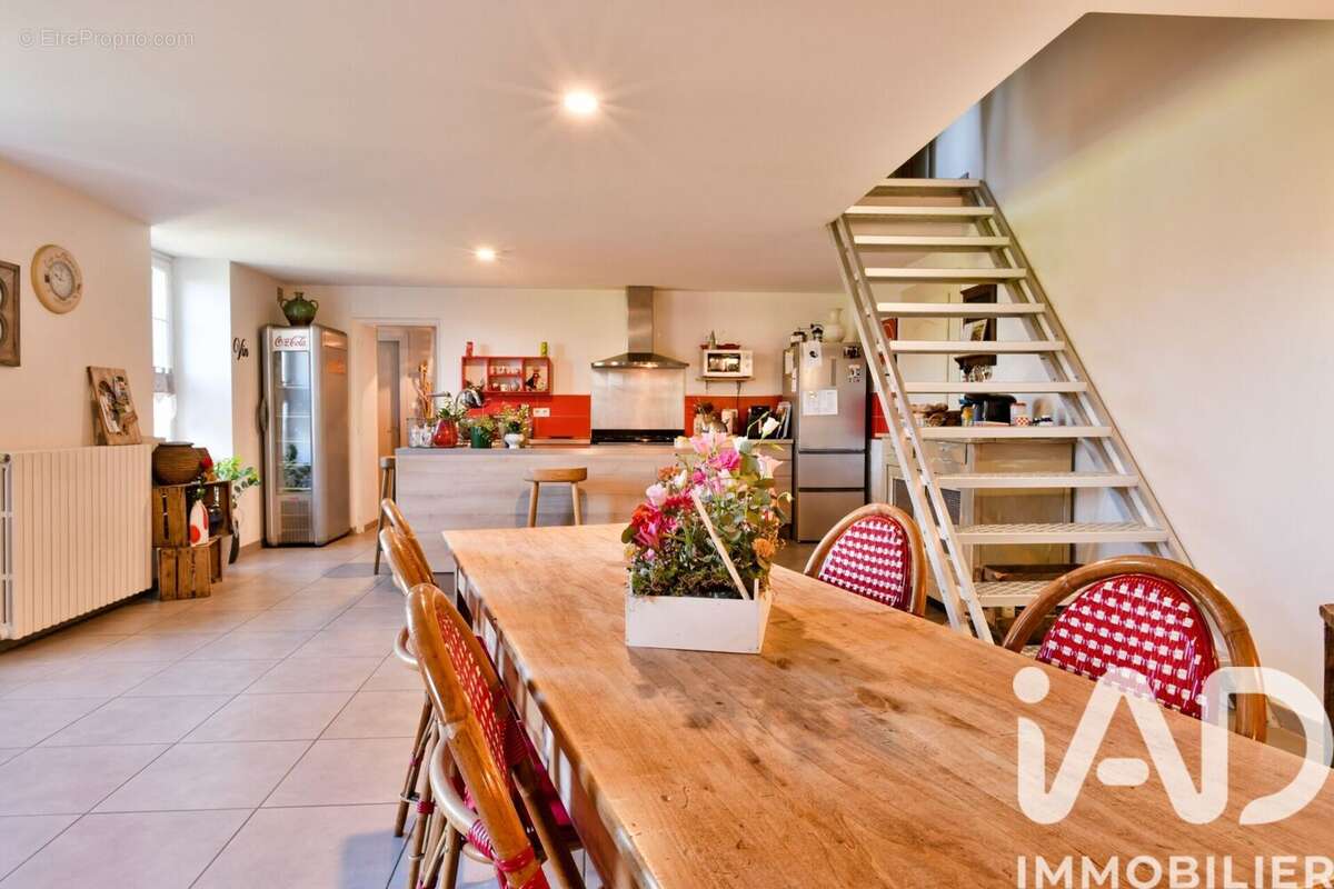 Maison 148 m² à Vouhe  - photo 3