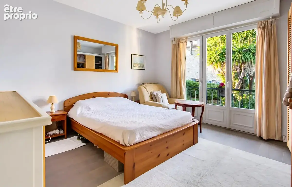 Villefranche-sur-Mer – 2 pièces avec vue mer, balcon, parking et cave - photo 4