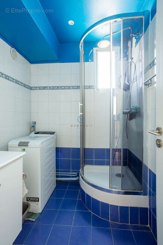 Appartement à COURBEVOIE