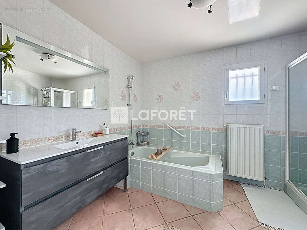 Maison à CHATILLON-SUR-CHALARONNE