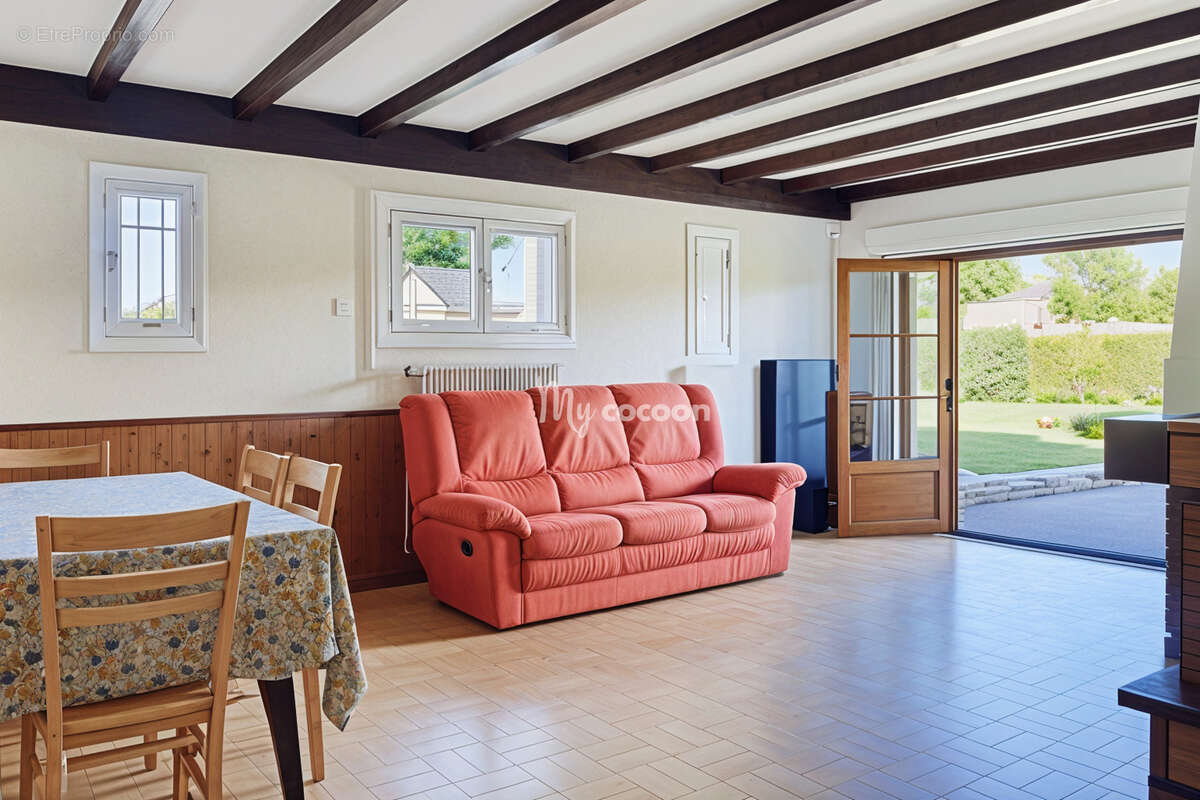 Maison à MEYZIEU