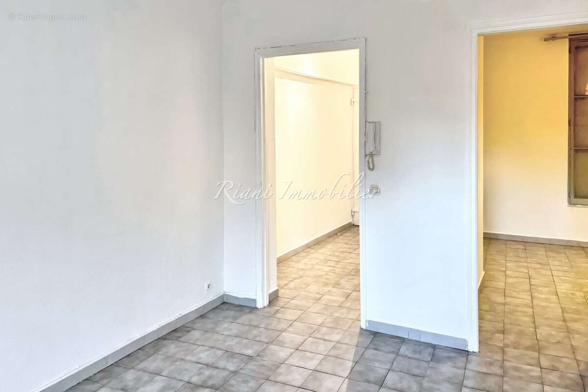 Appartement à L'ISLE-SUR-LA-SORGUE