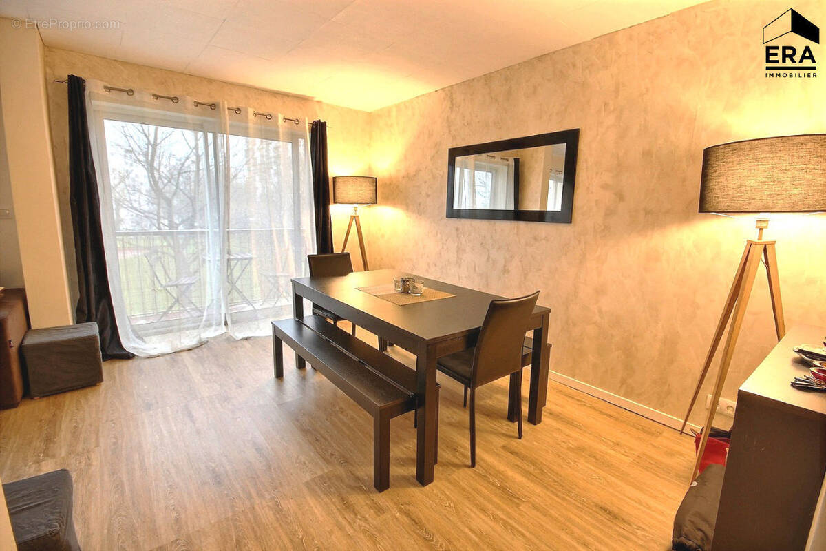 Appartement à FRESNES