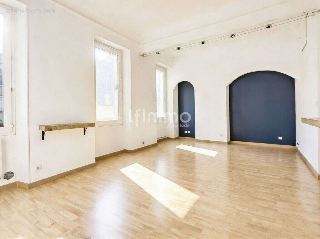 Appartement à MARSEILLE-1E