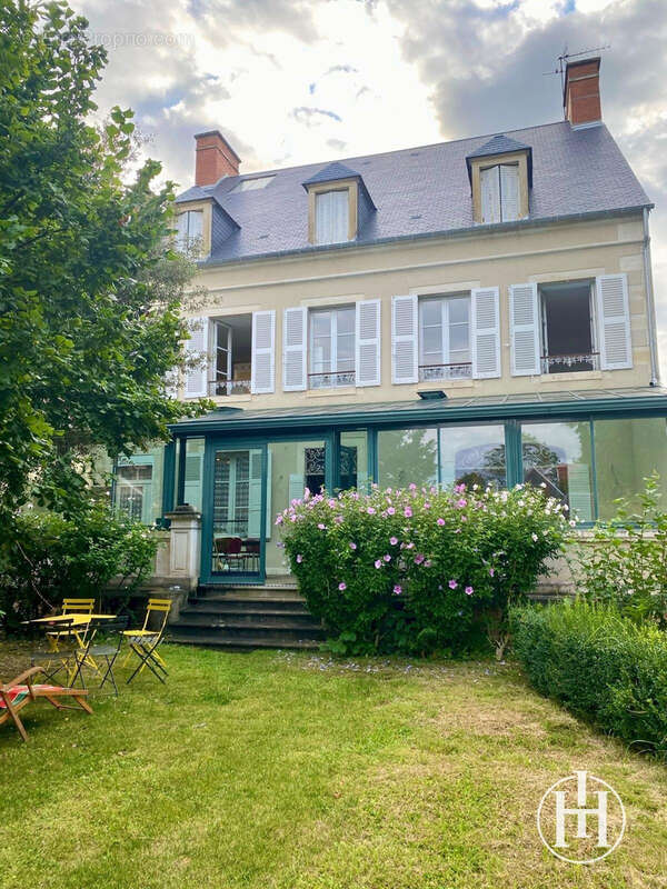 Maison à SAINT-AMAND-MONTROND