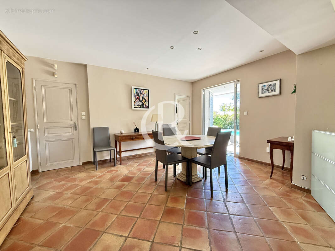 Maison à CARQUEIRANNE