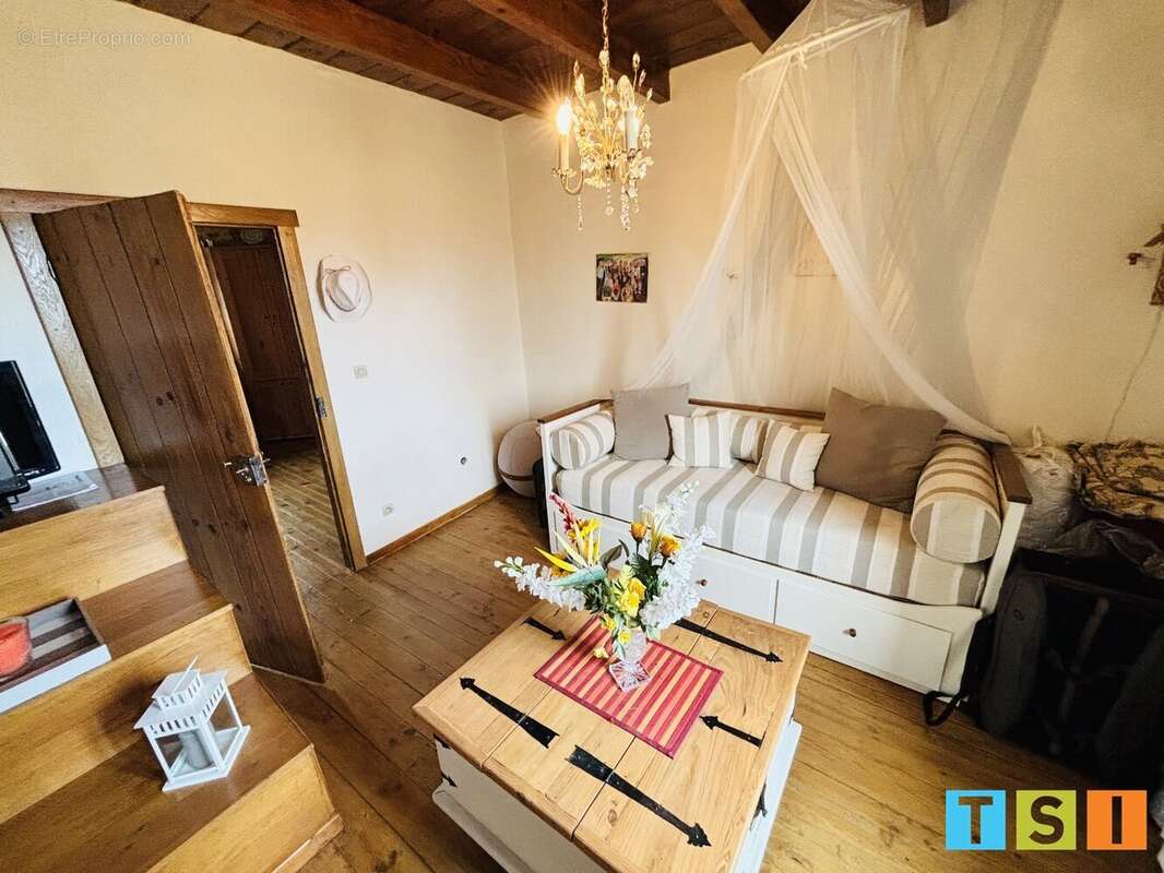 Maison à BACHAS
