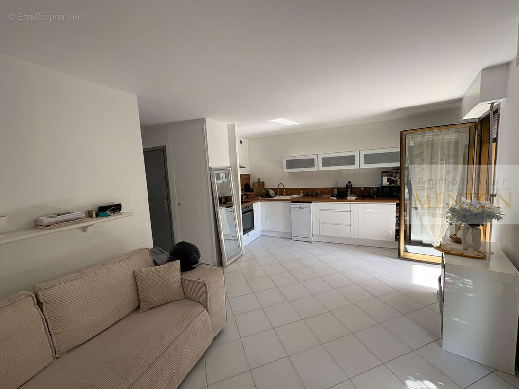 Appartement à ROQUEBRUNE-CAP-MARTIN