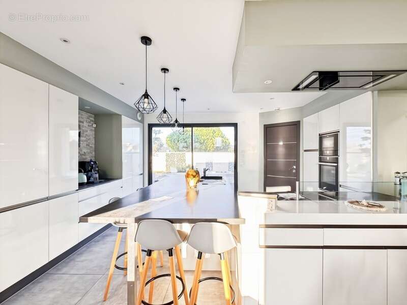 Maison à LES PONTS-DE-CE