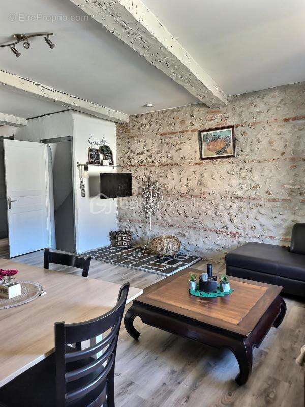 Maison à SAINT-ESTEVE