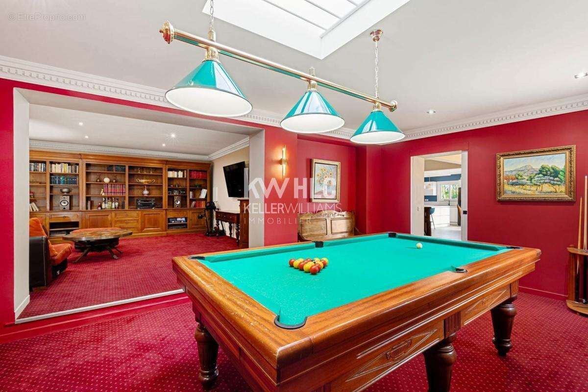 Maison à SAINT-LAURENT-DU-VAR