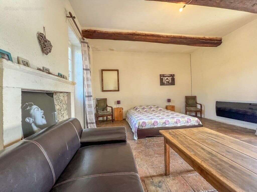 Maison à BARJAC
