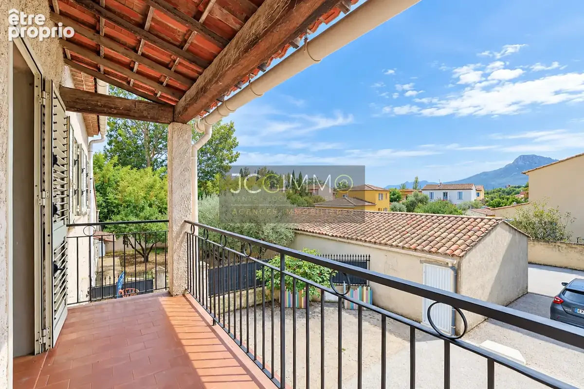 Photo Appartement à La Crau au prix de 262 000€