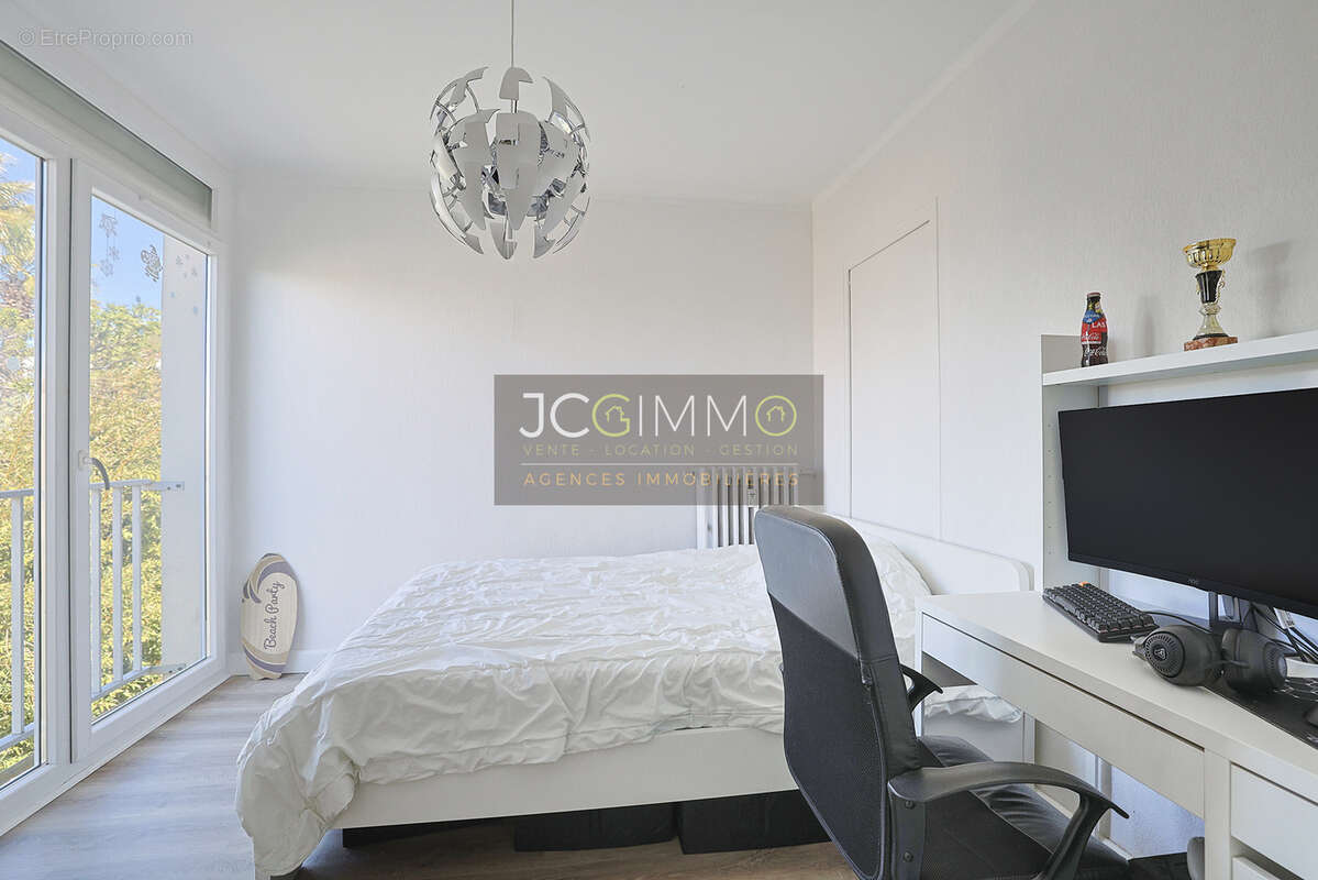 Appartement à SIX-FOURS-LES-PLAGES