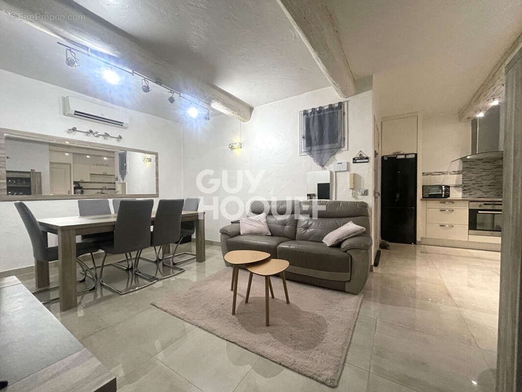 Appartement à LE MUY