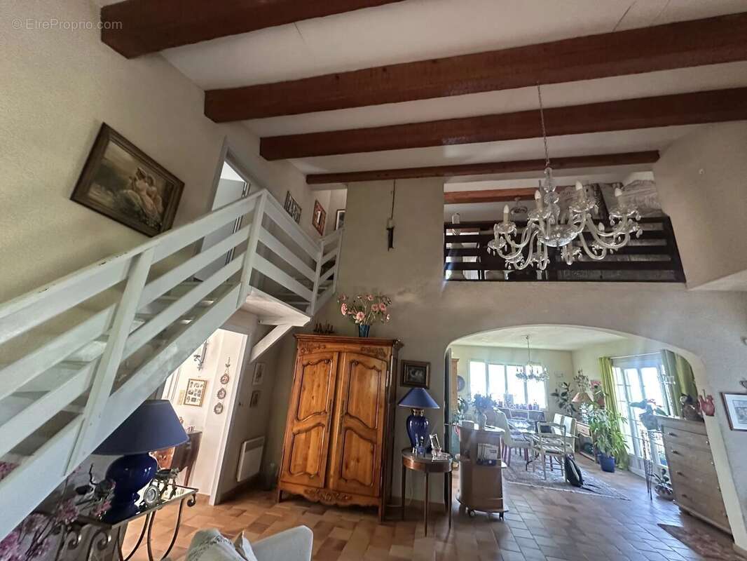 Maison à BERRE-LES-ALPES