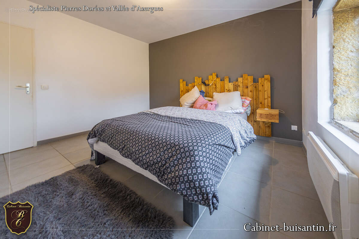 Appartement à VILLE-SUR-JARNIOUX