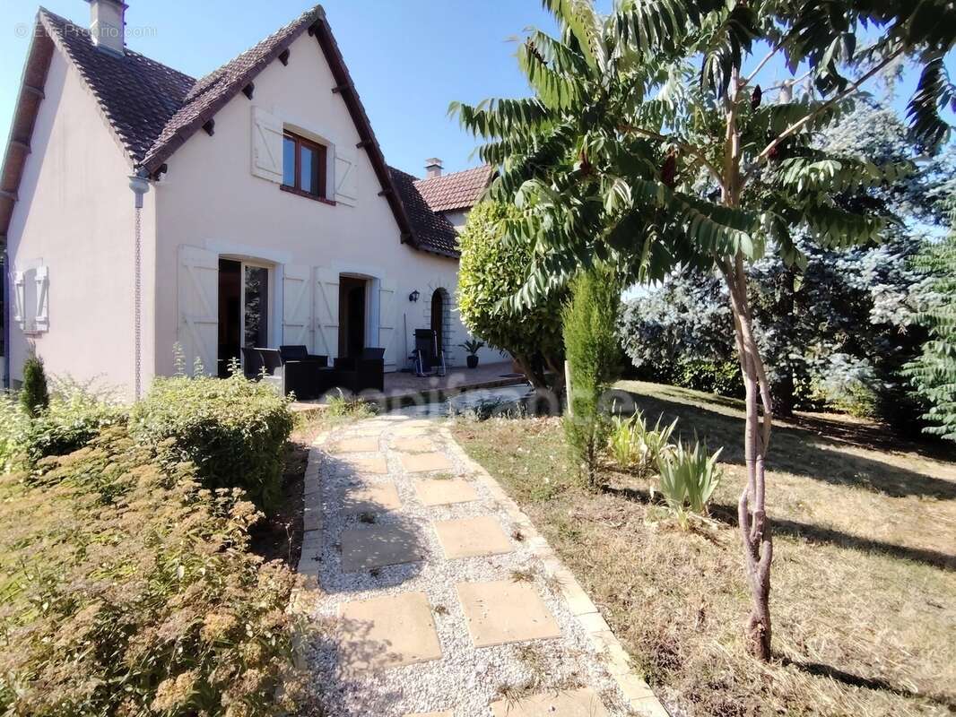 Maison à vendre 6 pièces SEIGNELAY (89) - photo 3