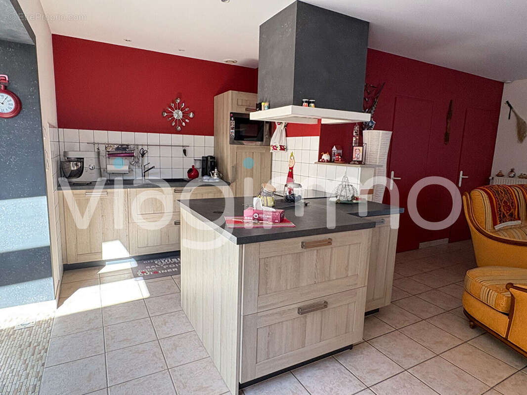 Maison Landeronde 3 pièce(s) 93 m2 - photo 2