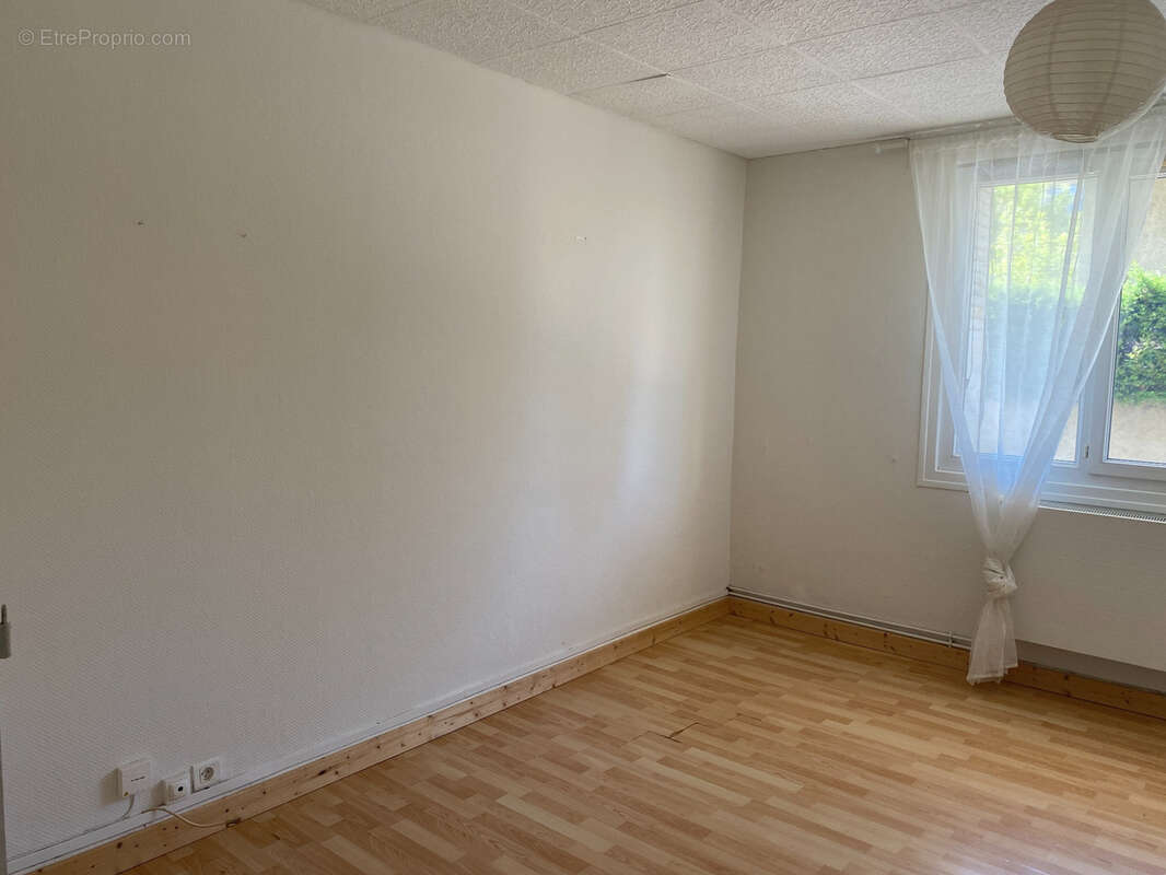 Appartement T3 avec cave, Rue Albert de Mun 26000 VALENCE - photo 3