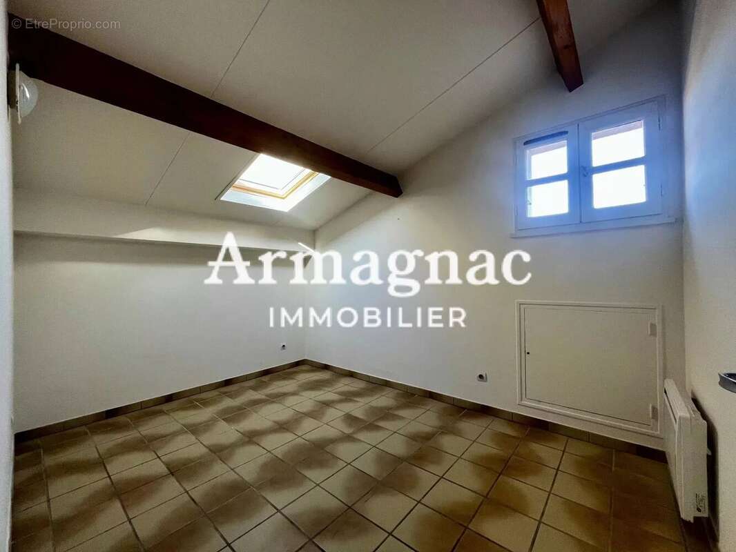 Appartement à VIC-FEZENSAC