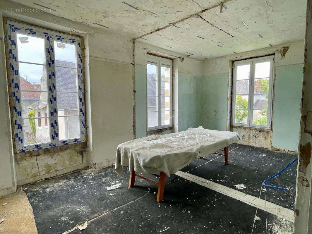 Appartement à CROZANT