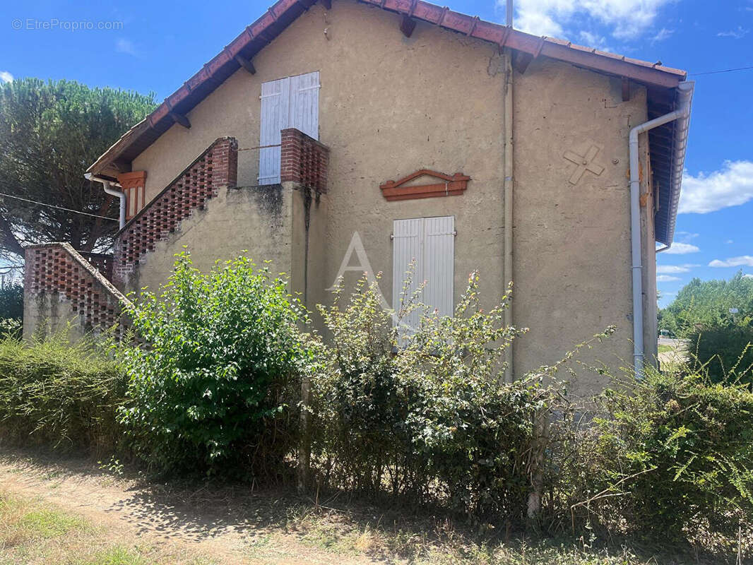 Maison à CORBARIEU