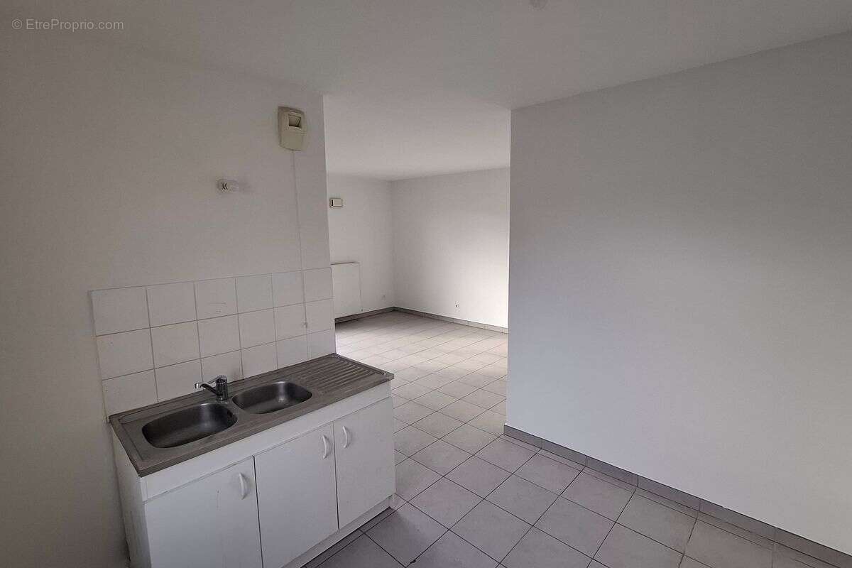 Appartement à PIERRE-BENITE