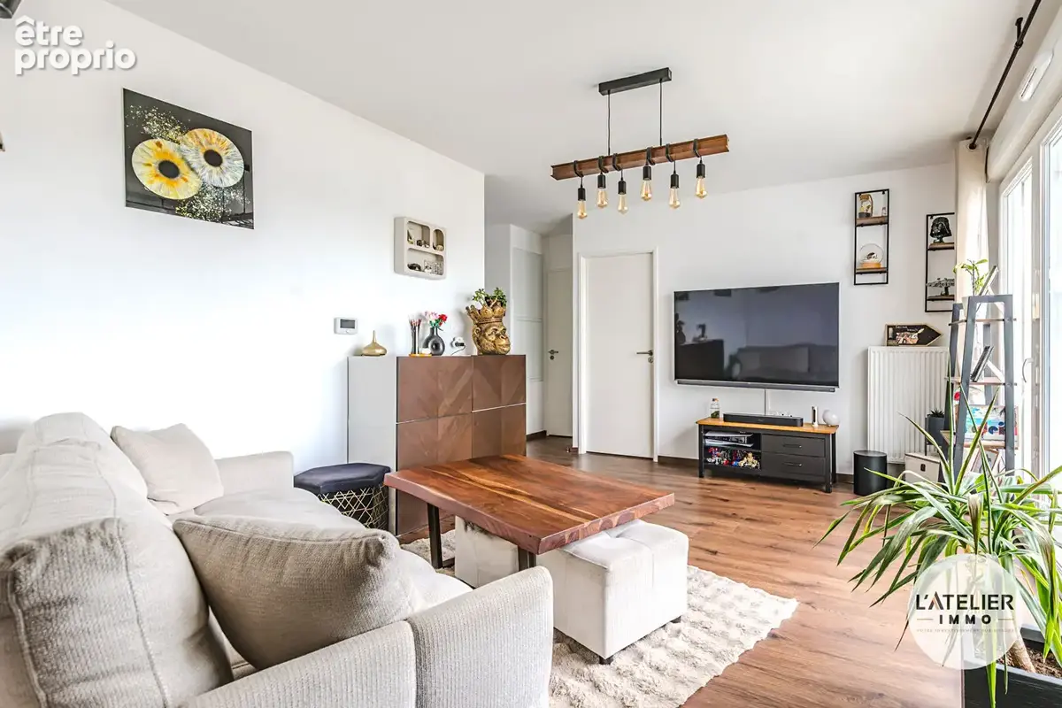 T2 récent avec balcon - 43 m² - 1er et dernier étage - 2 places de parking - photo 4