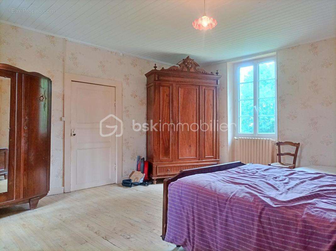 Authentique propriété en pierre avec dépendances sur près de 5 hectares de terrain - photo 9