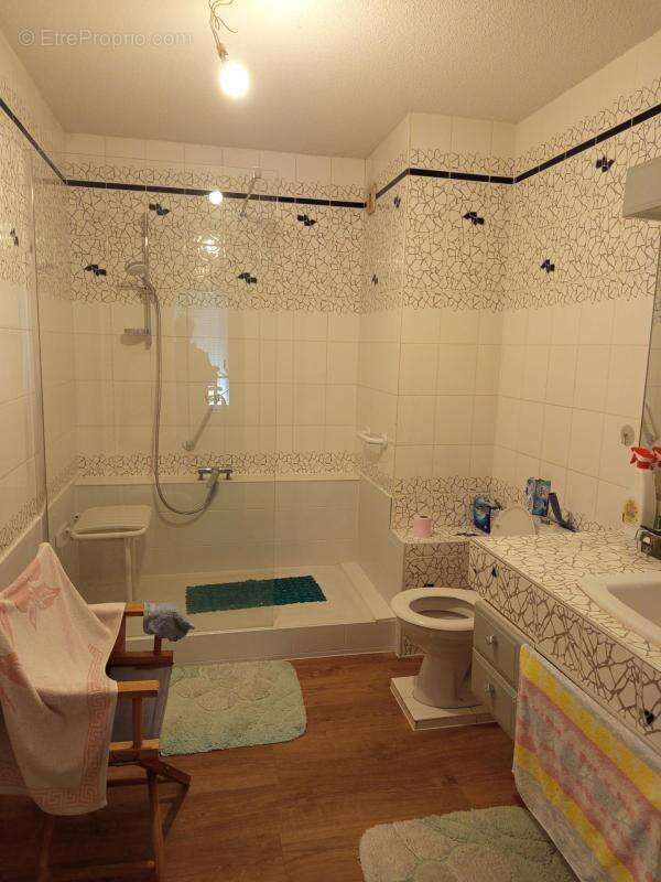 Appartement très lumineux situé dans un secteur calme avec toutes commodités - photo 7