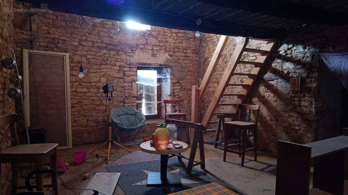 Maison à NEUVILLE-DE-POITOU