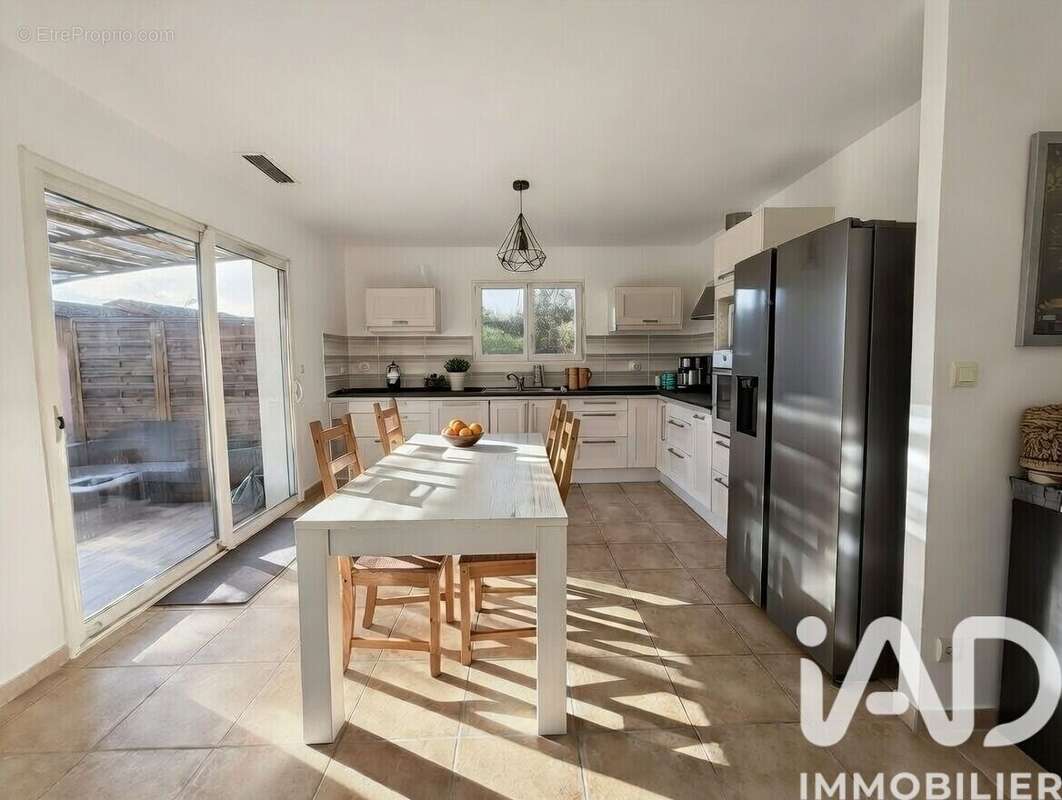 Maison 151 m² à Montfrin  - photo 5