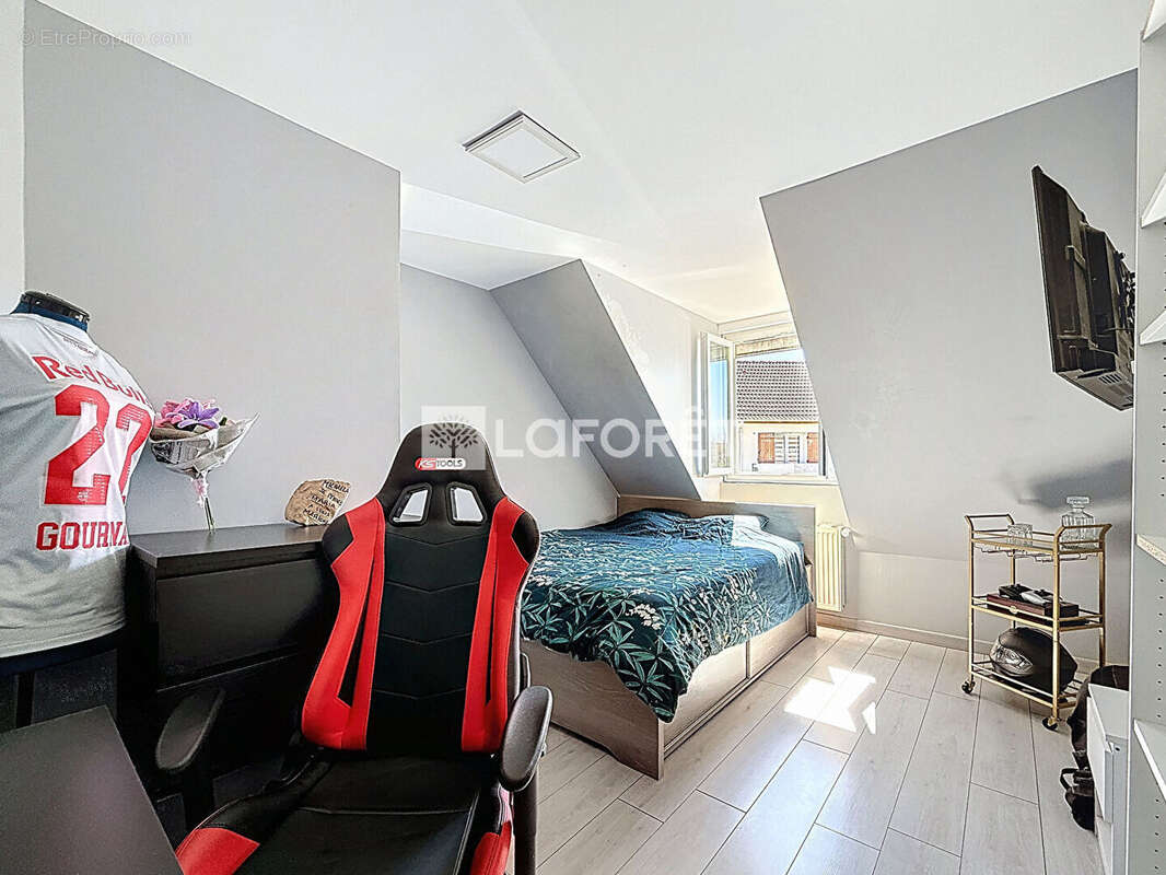 Maison à SAVIGNY-LE-TEMPLE