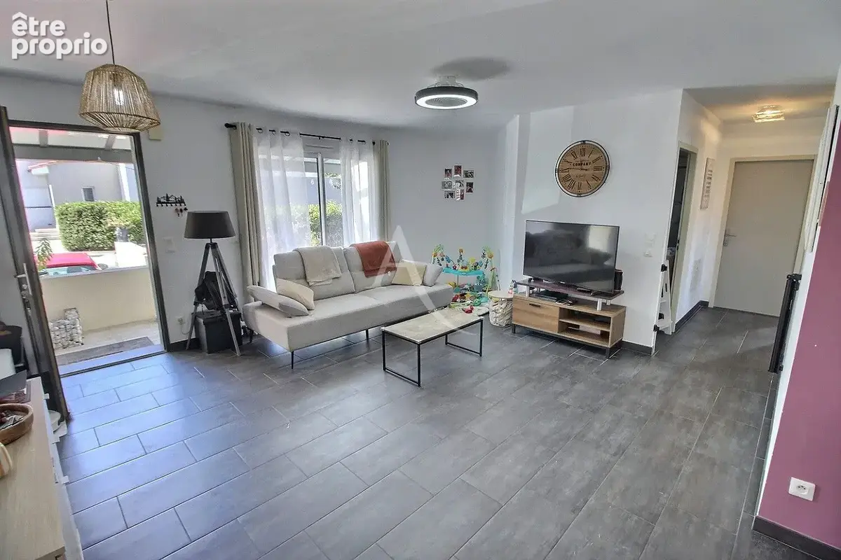 Villa de plain-pied récente f4 de 84 m² + garge sur terrain 3 faces - photo 4