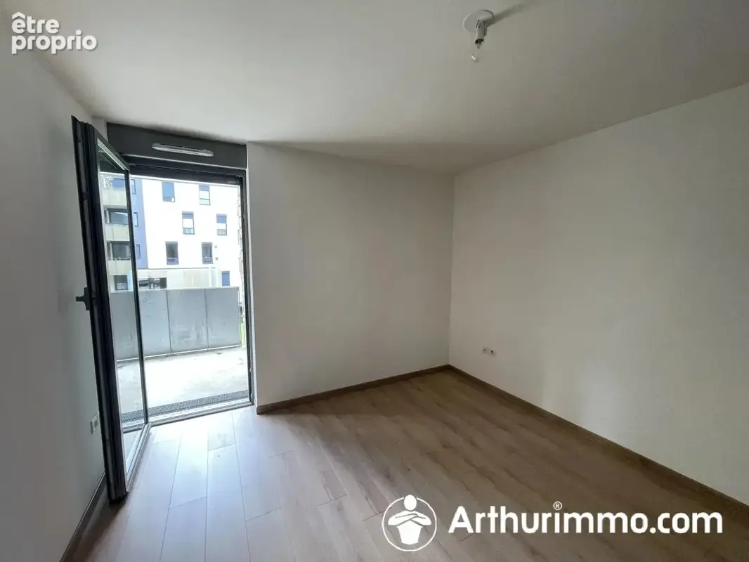 Montbéliard – Appartement T2 récent avec grande terrasse et parking couvert - photo 10