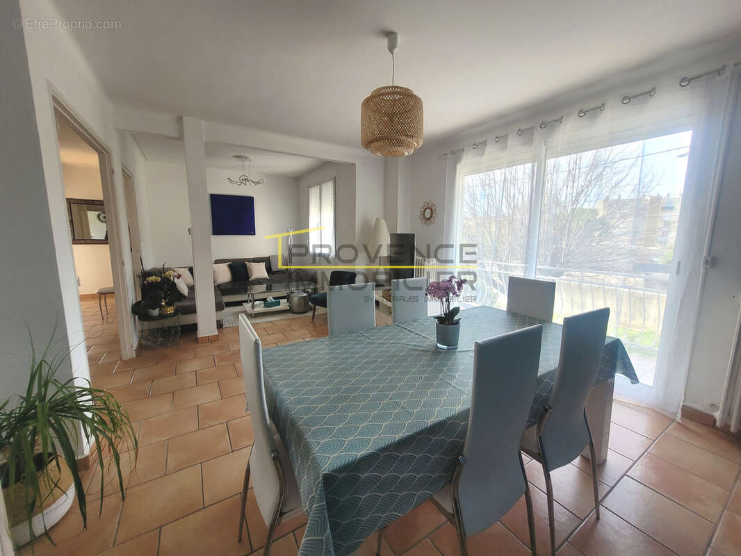 Maison à MONTELIMAR