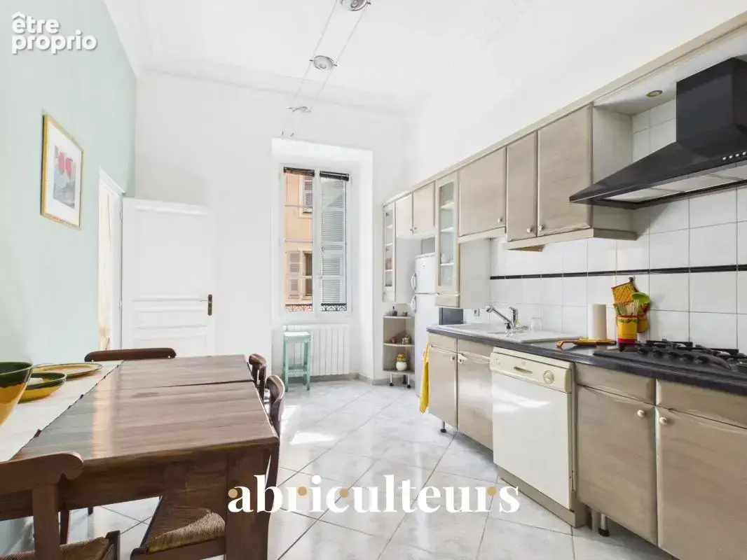 Superbe appartement traversant rénové de 136,81 m² en vente À 30 mètres du Port de Nice (06300) - photo 6