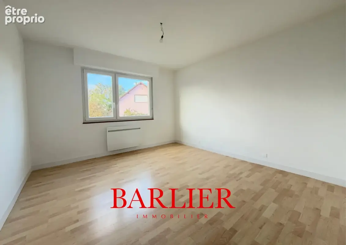 Appartement 4 pièces de 92 m2 avec garage, caves et jardin. - photo 6
