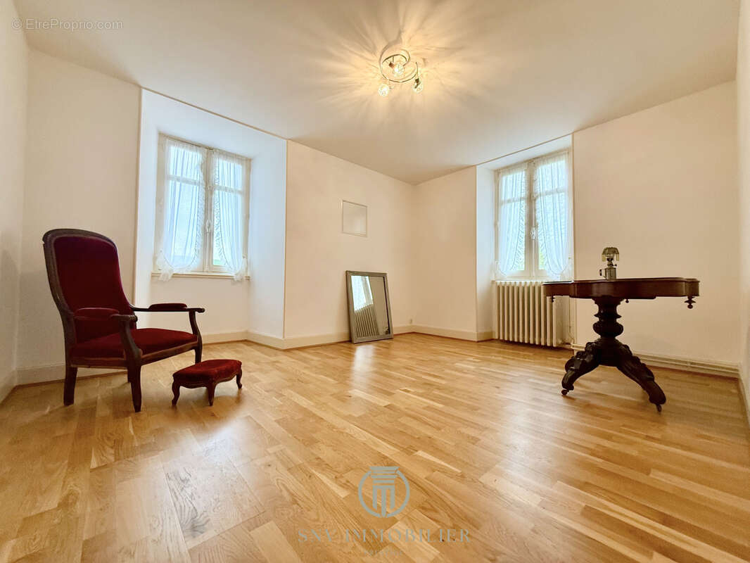 Maison à SAINT-AMAND-MONTROND