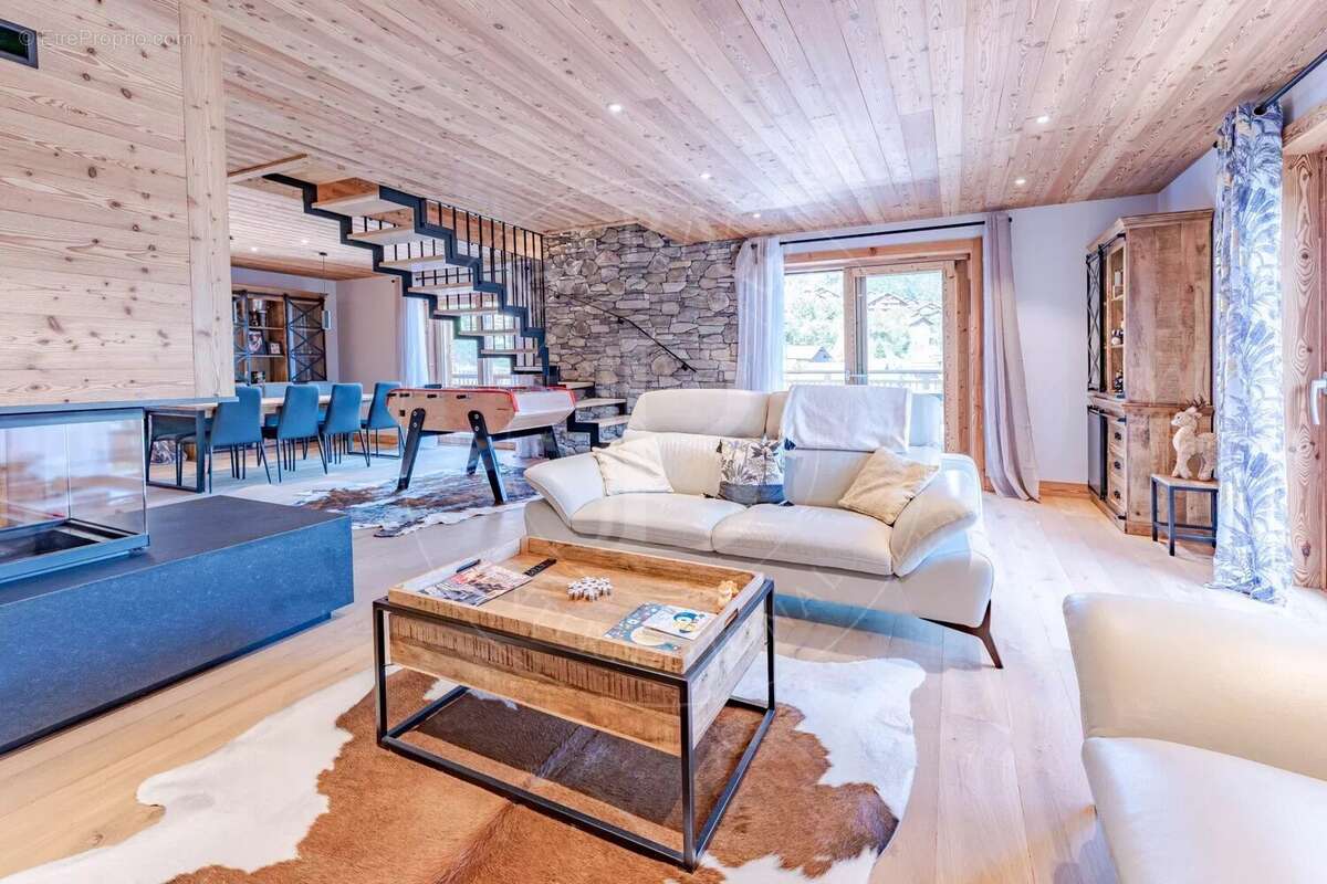 Maison à LES ALLUES