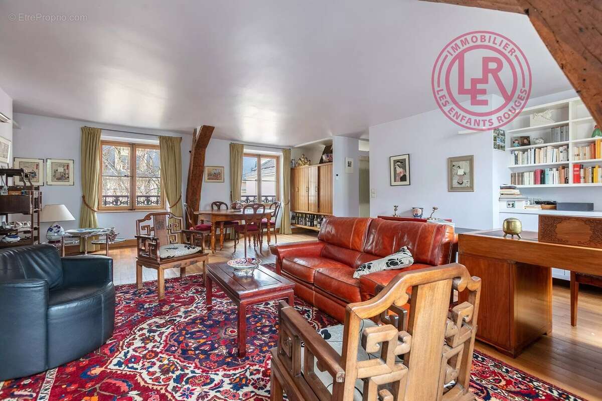 Appartement à PARIS-3E