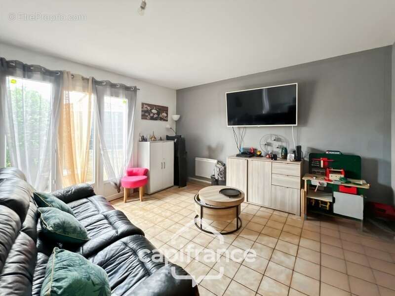 Maison de 3 chambres avec joli extérieur, proche des commodités à Espalais - photo 3